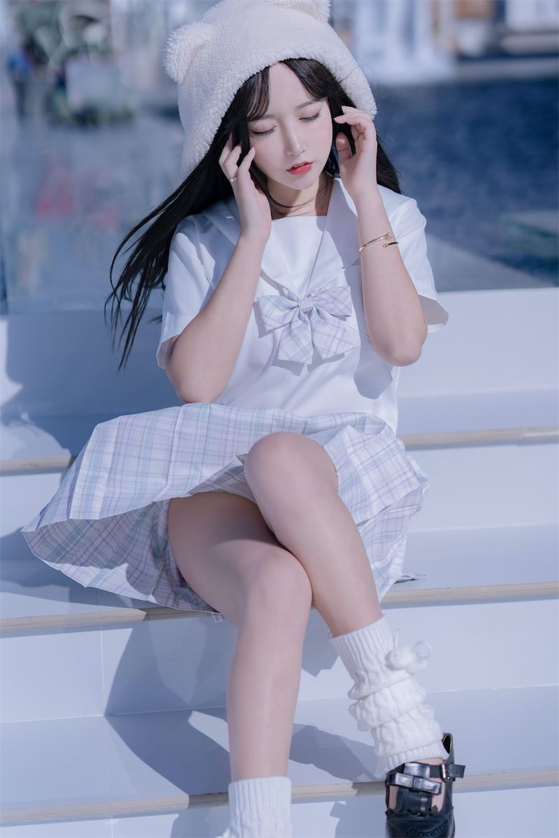 很好看！过期米线线喵 西装里的绑带图片集70P