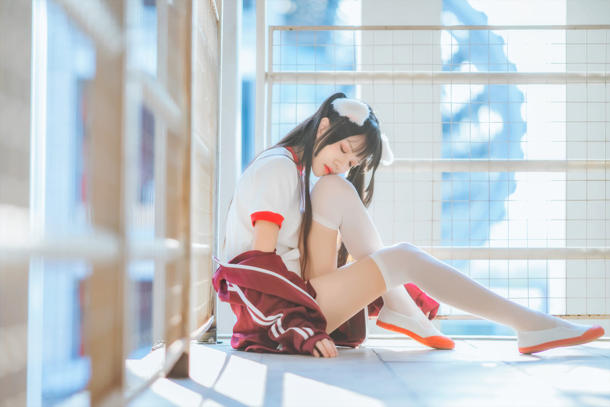 桜桃喵的白衬衫长发美图鉴赏