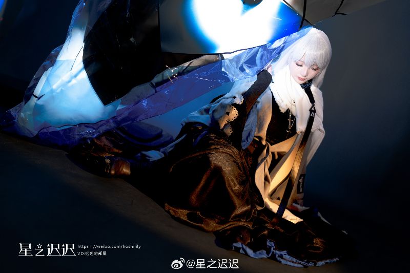 星之迟迟cos~约尔圣诞 cosplay写真图集资源欣赏