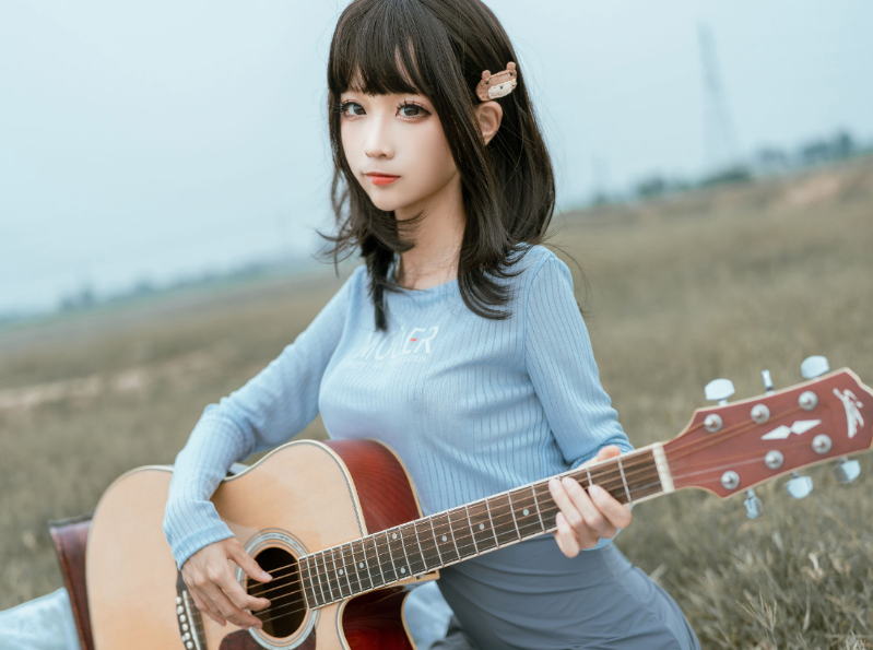 蠢沫沫momo吉他妹妹和白精灵图片哪个更好看些